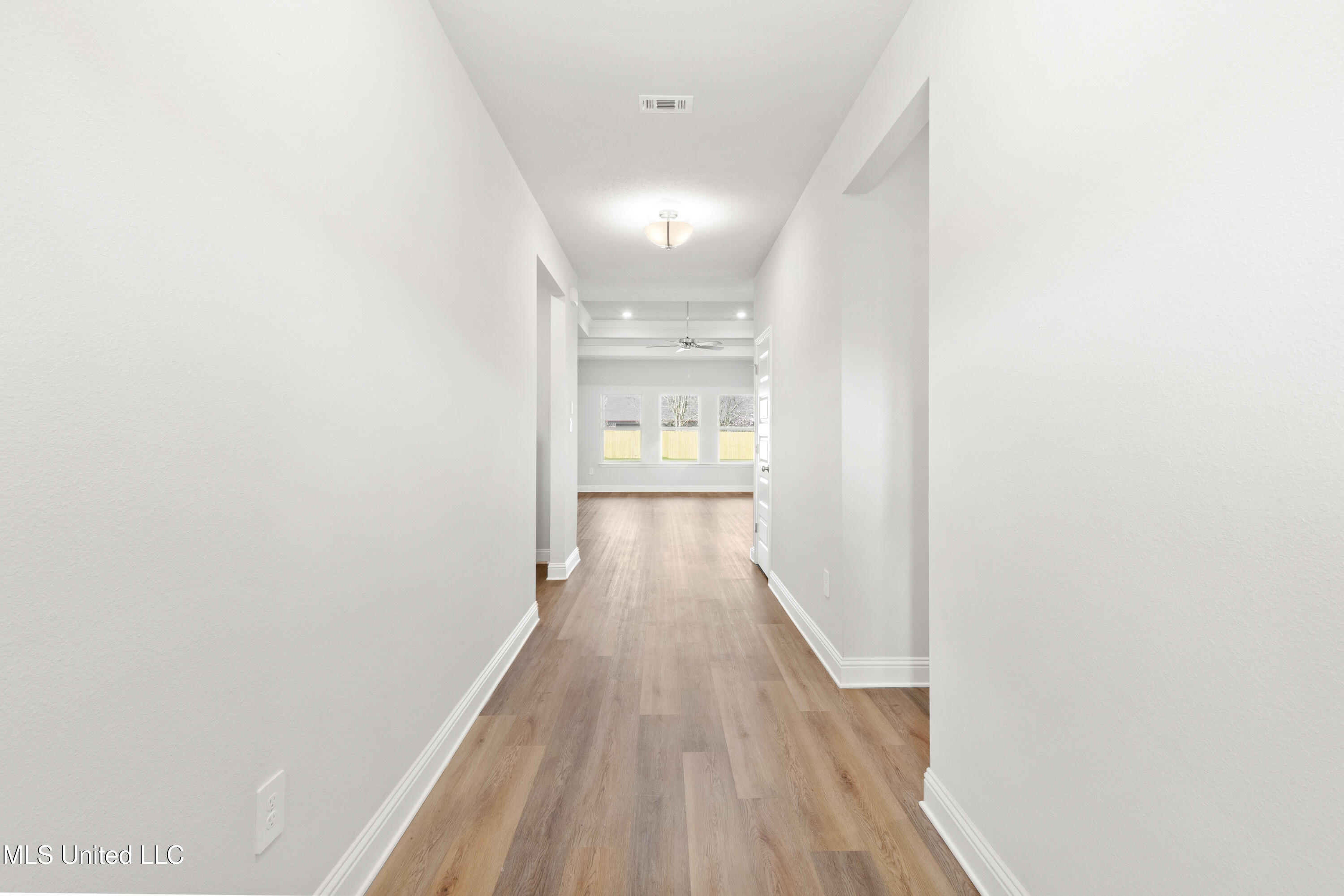 16144 Blue Rdg Drive Gulfport, MS 39503 - Photo 2 of 33 Entry Way