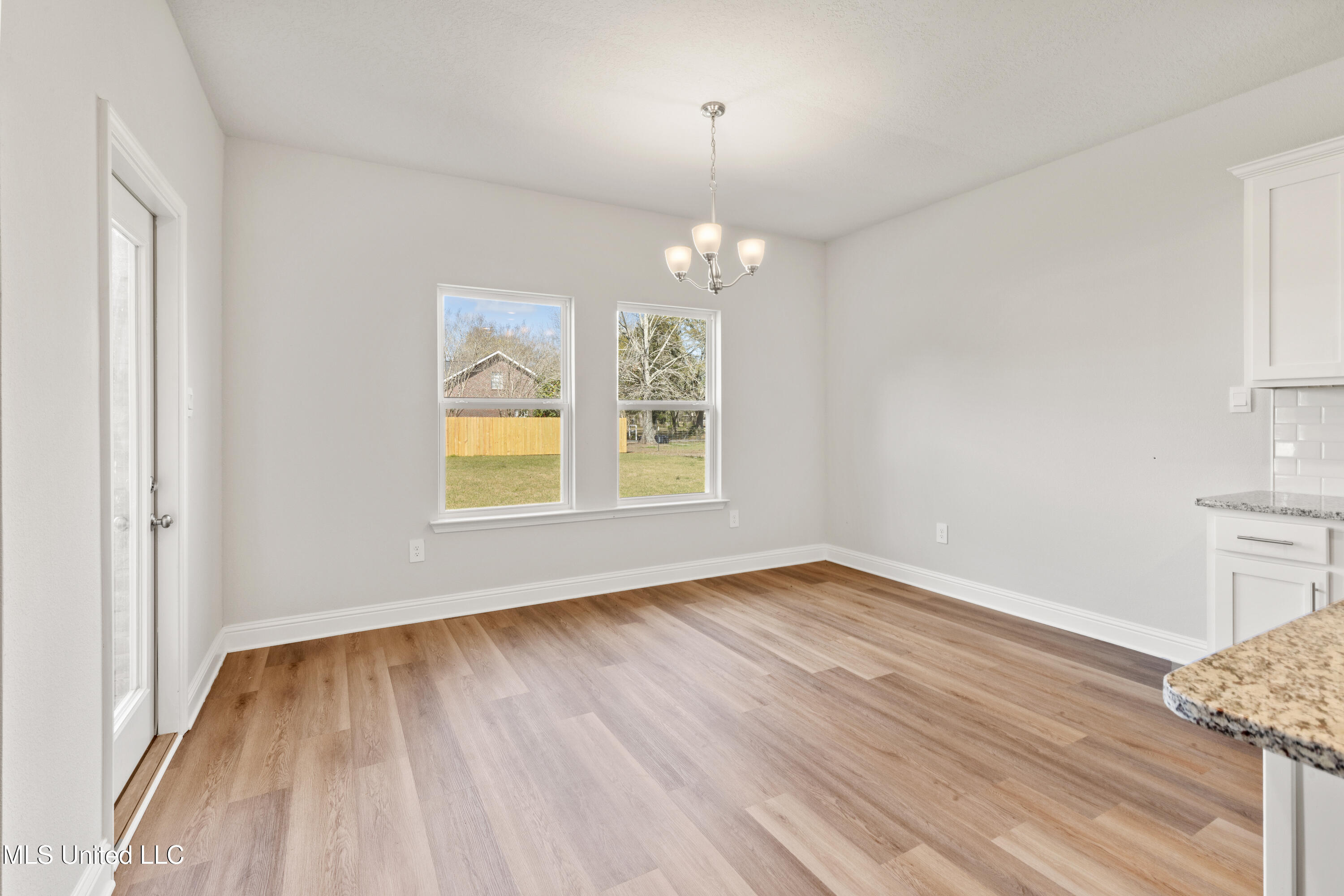 16144 Blue Rdg Drive Gulfport, MS 39503 - Photo 8 of 33 Dining Area
