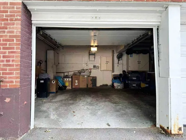 $2,900 | 48 Hollis Street, Unit 5H, Newton, MA 02458