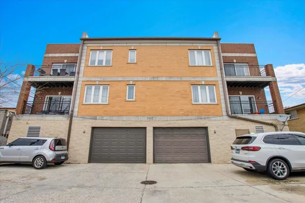 $325,000 | 9107 Grand Avenue, Unit 3W, Franklin Park, IL 60131