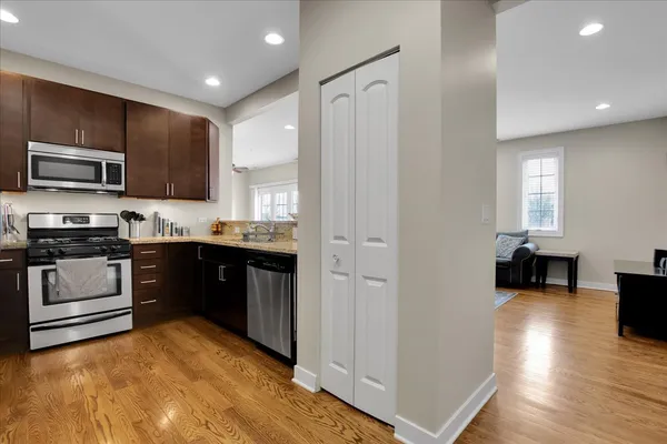 $325,000 | 9107 Grand Avenue, Unit 3W, Franklin Park, IL 60131