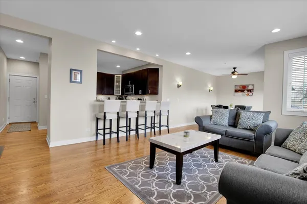 $325,000 | 9107 Grand Avenue, Unit 3W, Franklin Park, IL 60131