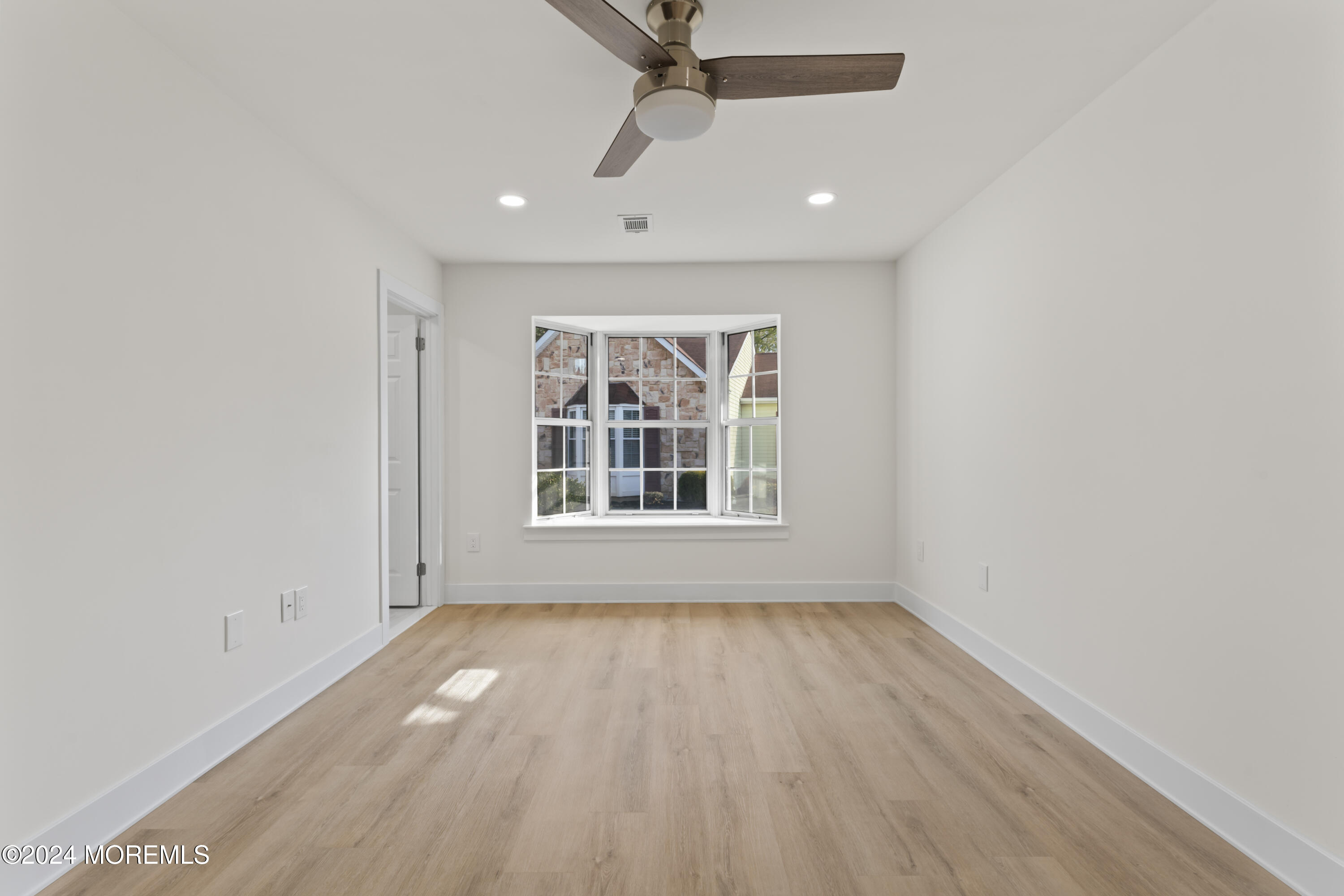 41 Ivy Ridge Close, Unit 1000 Freehold, NJ 07728 - Photo 16 of 25 Master Bedroom