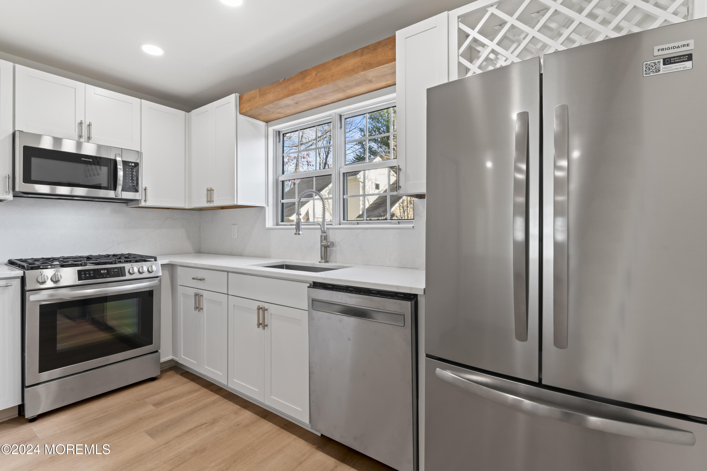 41 Ivy Ridge Close, Unit 1000 Freehold, NJ 07728 - Photo 3 of 25 Kitchen
