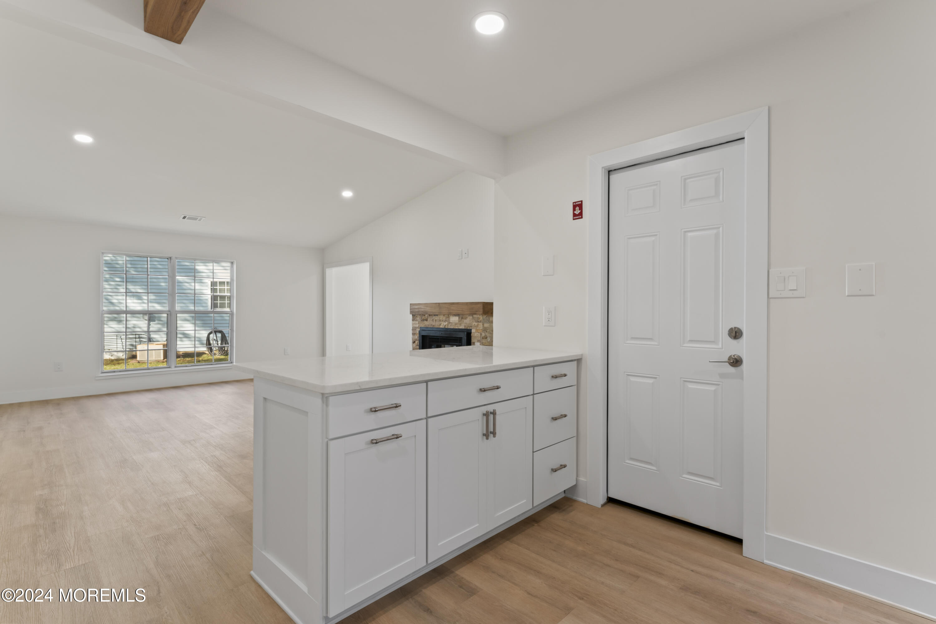 41 Ivy Ridge Close, Unit 1000 Freehold, NJ 07728 - Photo 6 of 25 View to Living Room
