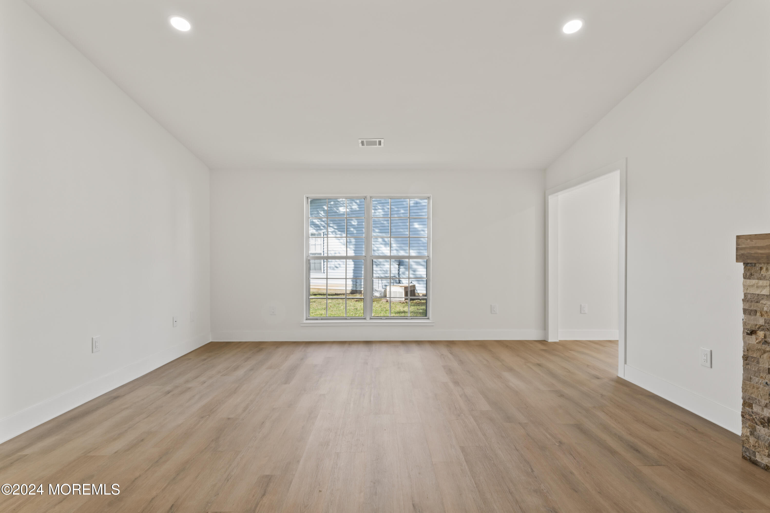 41 Ivy Ridge Close, Unit 1000 Freehold, NJ 07728 - Photo 10 of 25 Living Rm/Dining Area