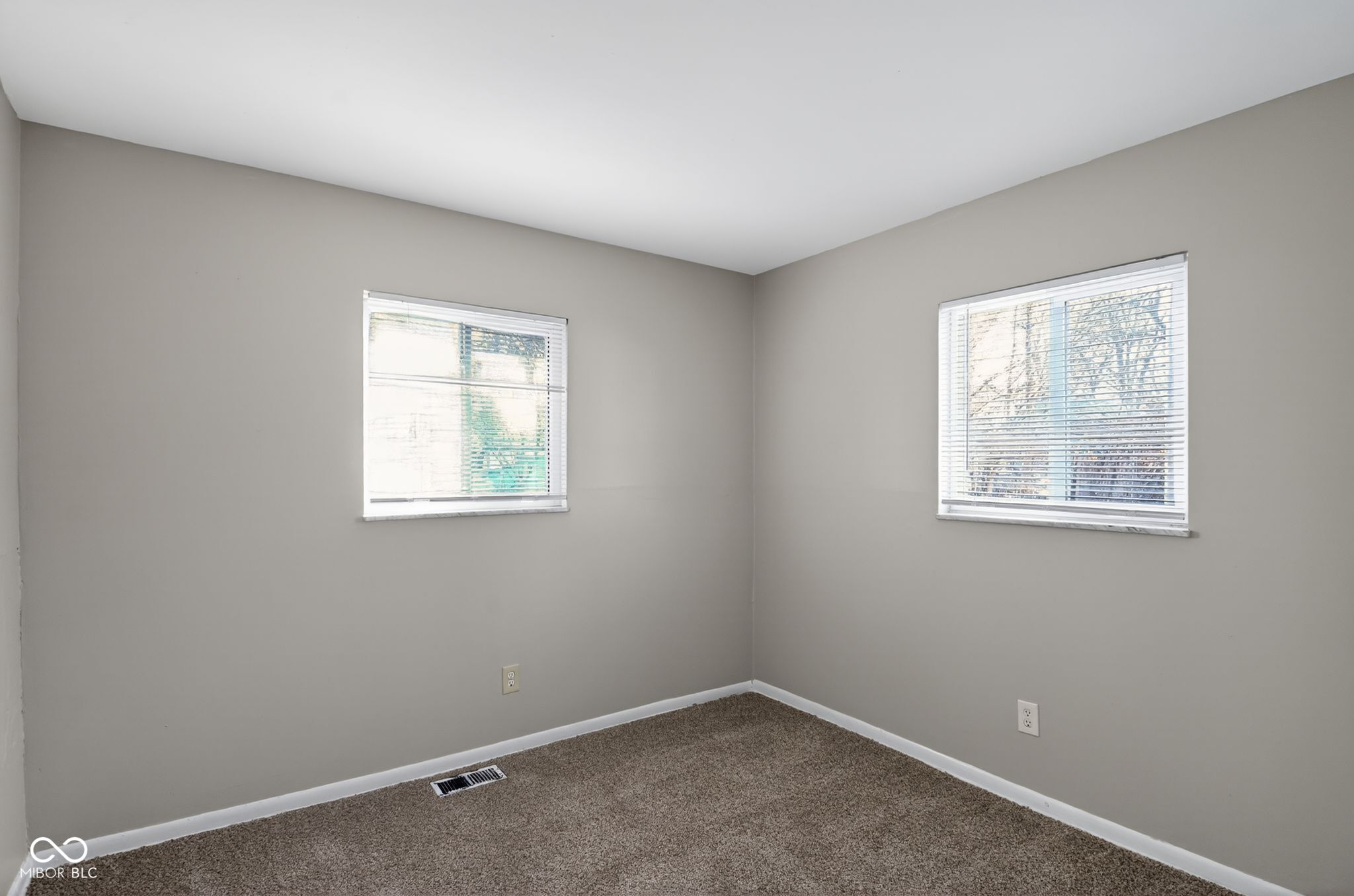 3148 North Gale Street Indianapolis, IN 46218 - Photo 4 of 30