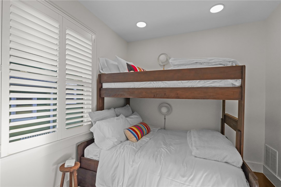 8 Cross Street, Unit 1 Newport, RI 02840 - Photo 16 of 28