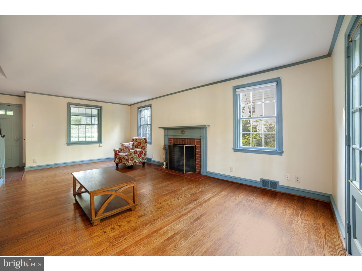 528 Fox Road Glenside, PA 19038 - Photo 4 of 25 Gallery Image 4