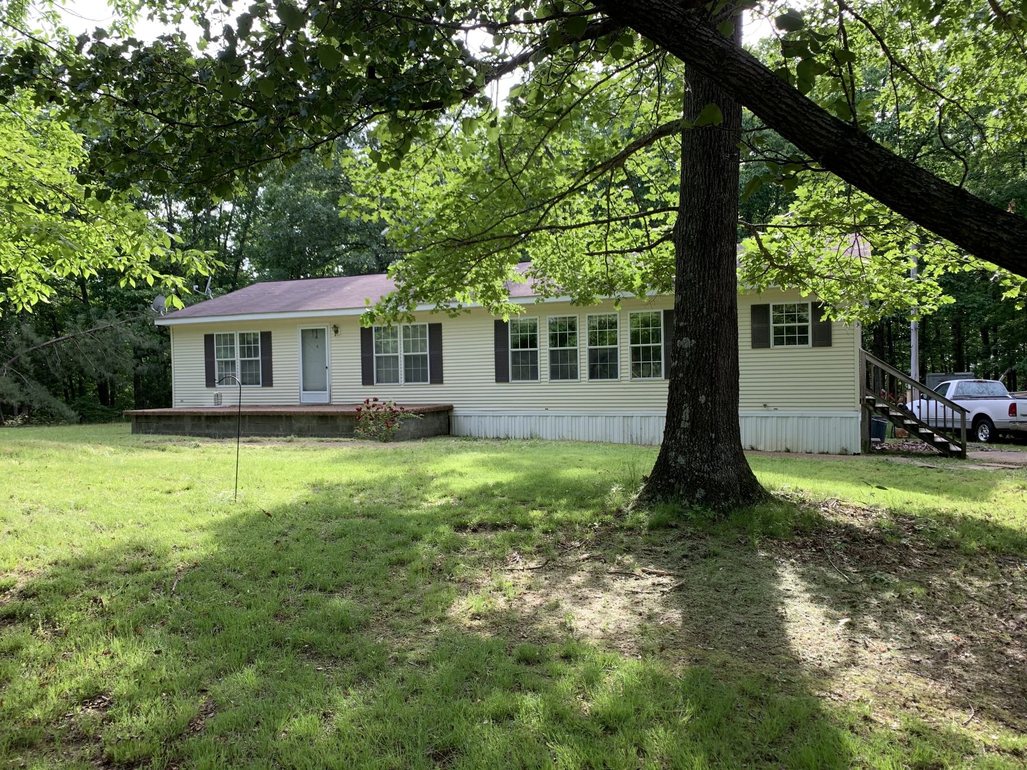 886 Overhead Bridge Road Hampshire, TN 38461 - Photo 2 of 13 Gallery Image 2