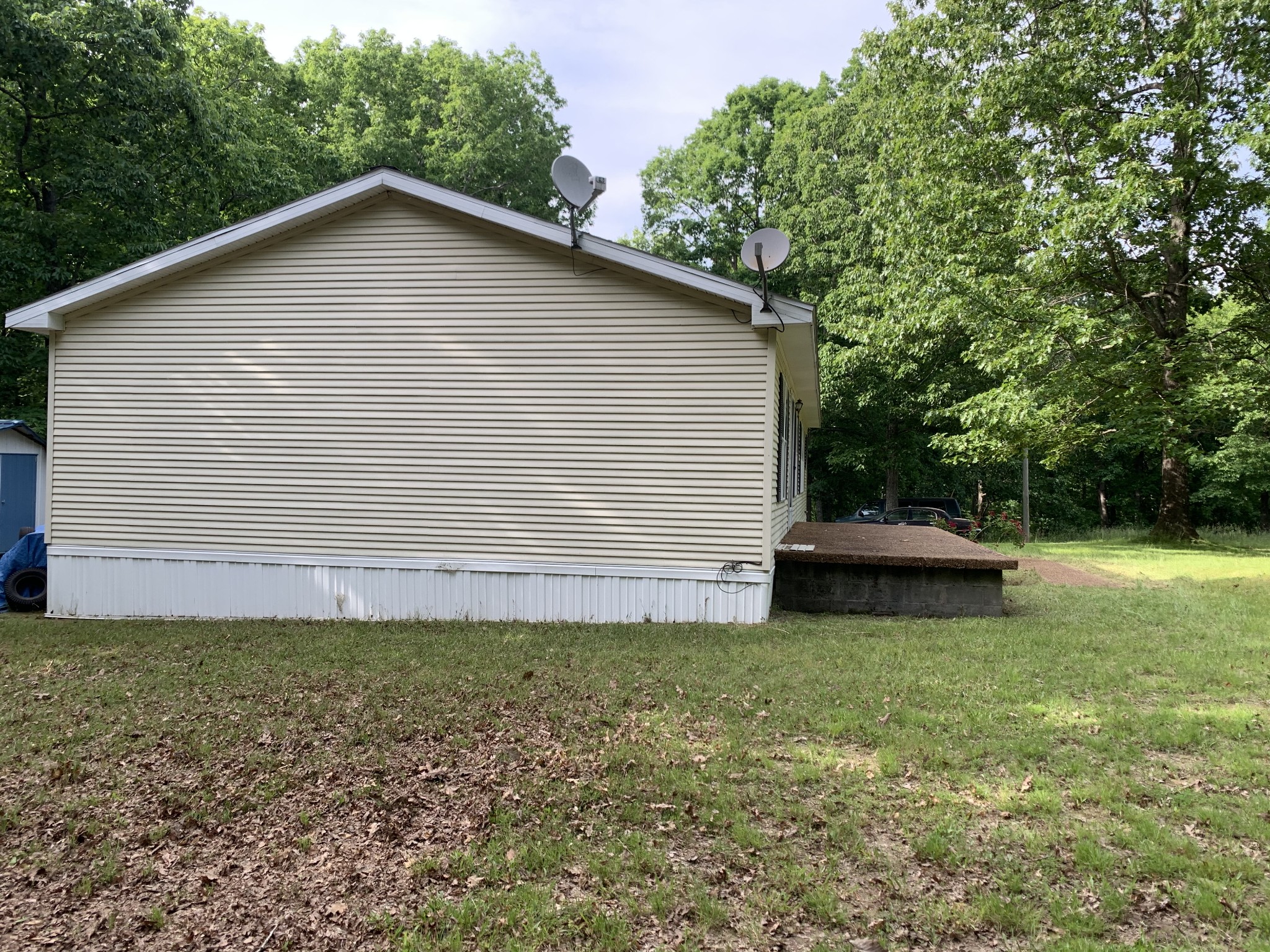 886 Overhead Bridge Road Hampshire, TN 38461 - Photo 5 of 13 Gallery Image 5