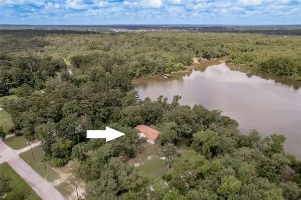 a view of a lake from a yard