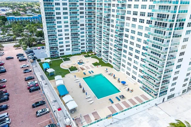 a picture of a outdoor space with seating area