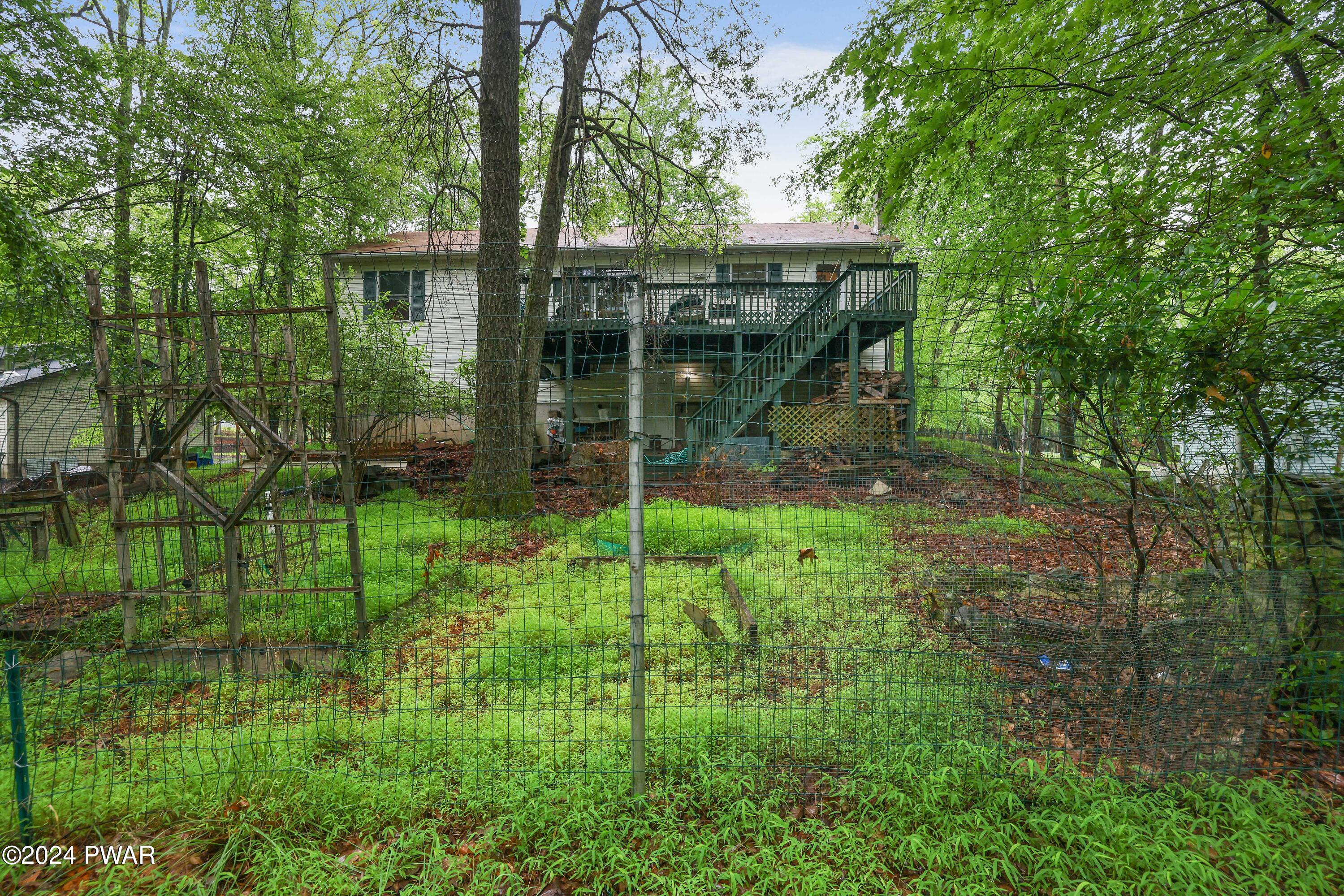 2233 Eagle Path Bushkill, PA 18324 - Photo 26 of 28 RBR52286