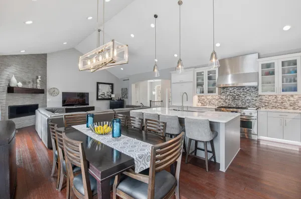 $1,250,000 | N42W33420 Glen View Court, Nashotah, WI 53058