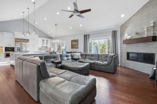 $1,250,000 | N42W33420 Glen View Court, Nashotah, WI 53058
