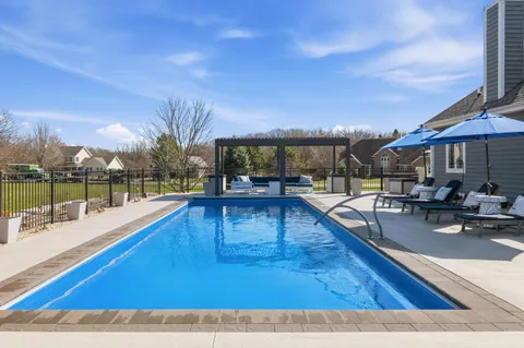 $1,199,999 | N42W33420 Glen View Court, Nashotah, WI 53058