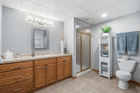 $1,199,999 | N42W33420 Glen View Court, Nashotah, WI 53058