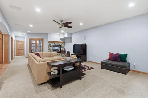 $1,199,999 | N42W33420 Glen View Court, Nashotah, WI 53058