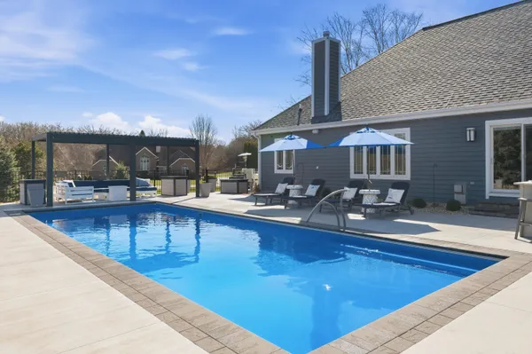 $1,250,000 | N42W33420 Glen View Court, Nashotah, WI 53058