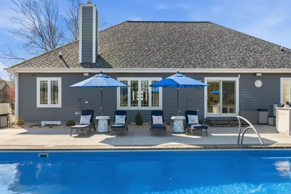 $1,250,000 | N42W33420 Glen View Court, Nashotah, WI 53058