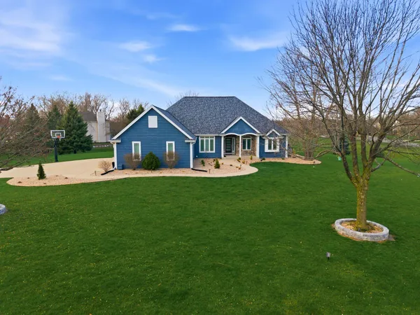 $1,250,000 | N42W33420 Glen View Court, Nashotah, WI 53058