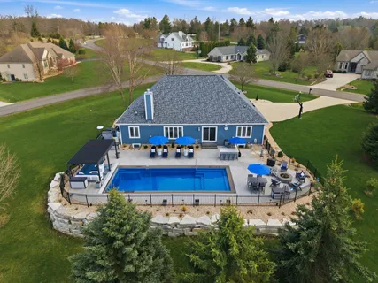 $1,199,999 | N42W33420 Glen View Court, Nashotah, WI 53058