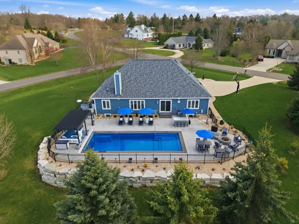 $1,250,000 | N42W33420 Glen View Court, Nashotah, WI 53058