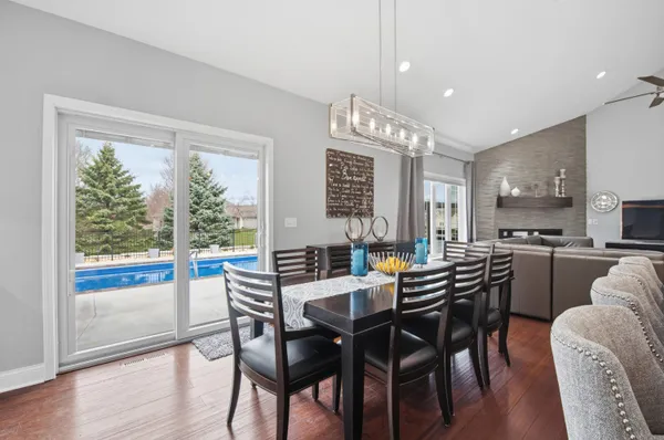 $1,250,000 | N42W33420 Glen View Court, Nashotah, WI 53058