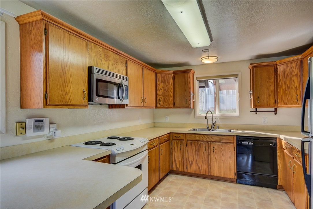 3241 Green Road Oak Harbor, WA 98277 - Photo 8 of 25 Gallery Image 8
