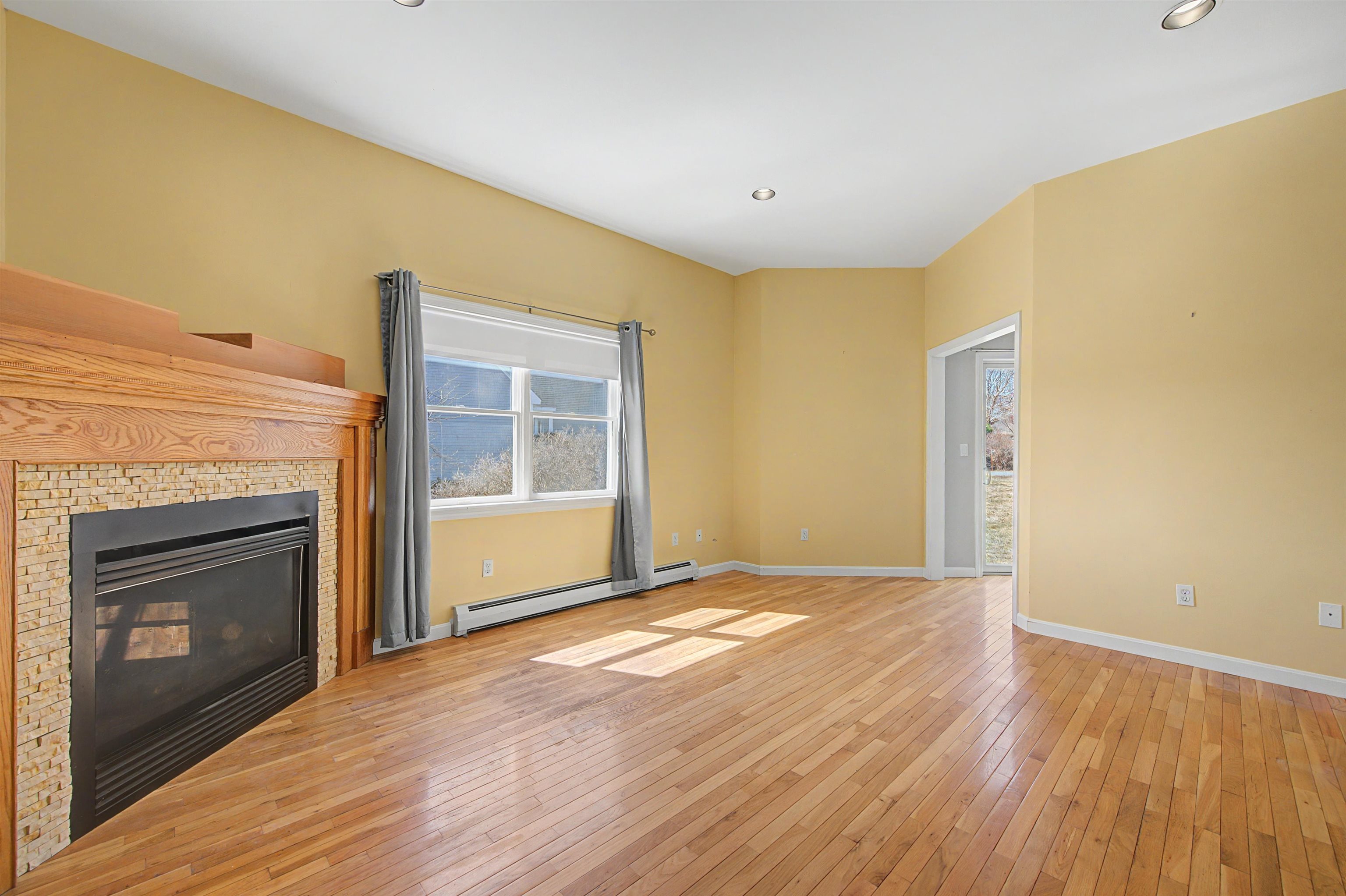 6 General Court, Unit 6 Grantham, NH 03753 - Photo 4 of 60