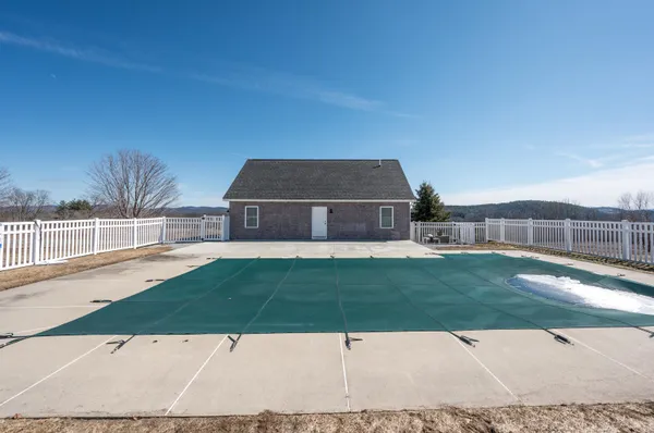 $465,000 | 6 General Court, Unit 6, Grantham, NH 03753