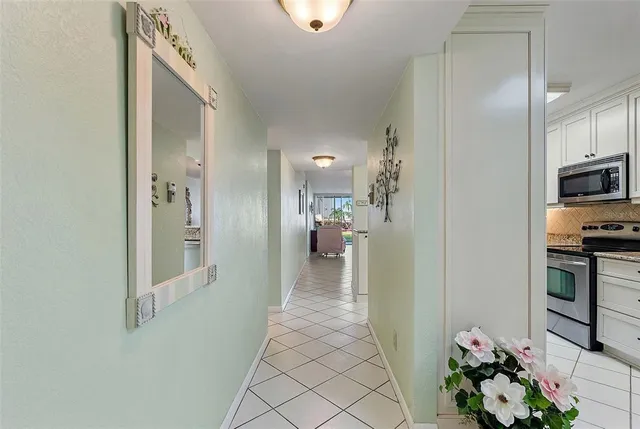 a view of a hallway view with living space