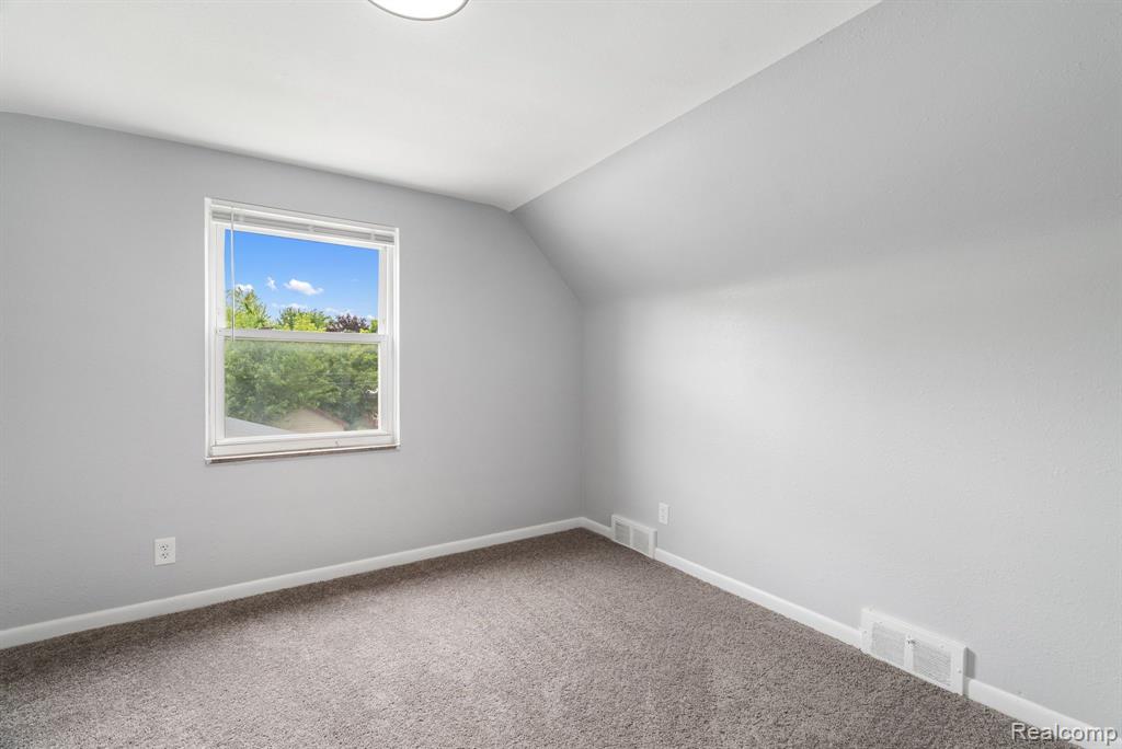 10707 Balfour Road Detroit, MI 48224 - Photo 27 of 36