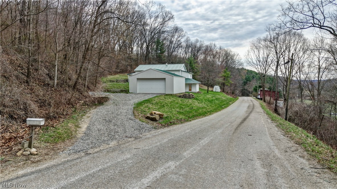 12413 Lick Run Road Newcomerstown, OH 43832 - Photo 14 of 40