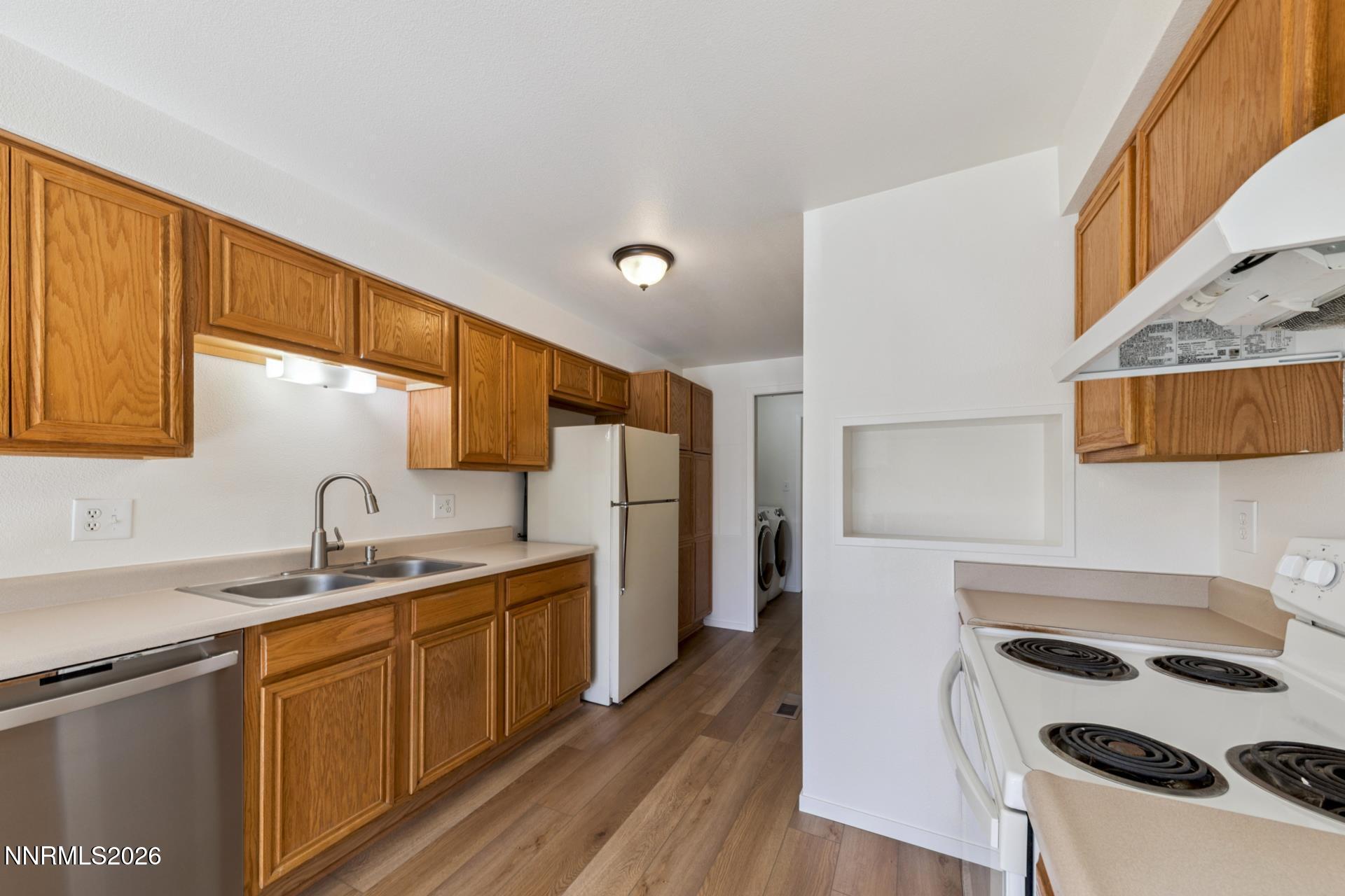14 Condor Circle Carson City, NV 89701 - Photo 9 of 24 a09