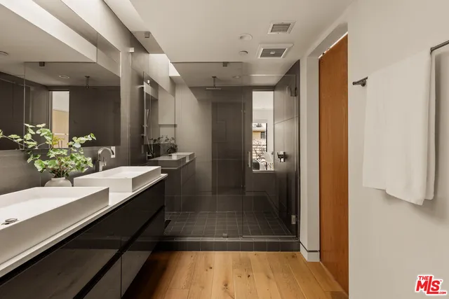 $1,295,000 | 820 North Formosa Avenue, Los Angeles, CA 90046