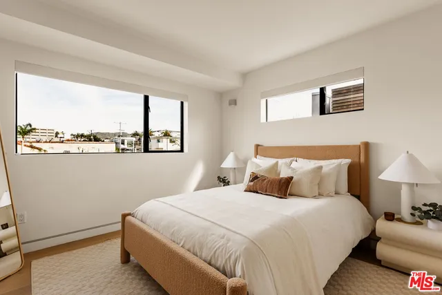 $1,295,000 | 820 North Formosa Avenue, Los Angeles, CA 90046