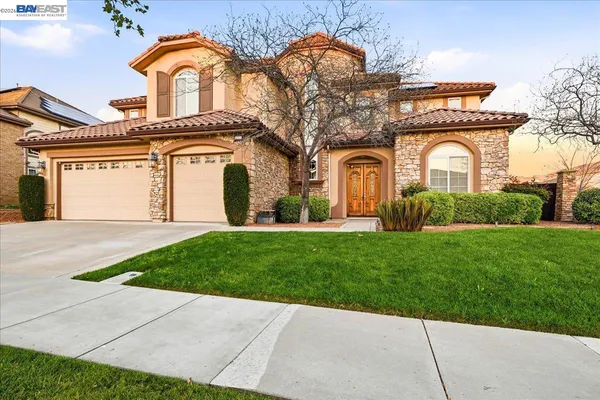 $3,299,888 | 5653 Signal Hill Drive, Dublin, CA 94568