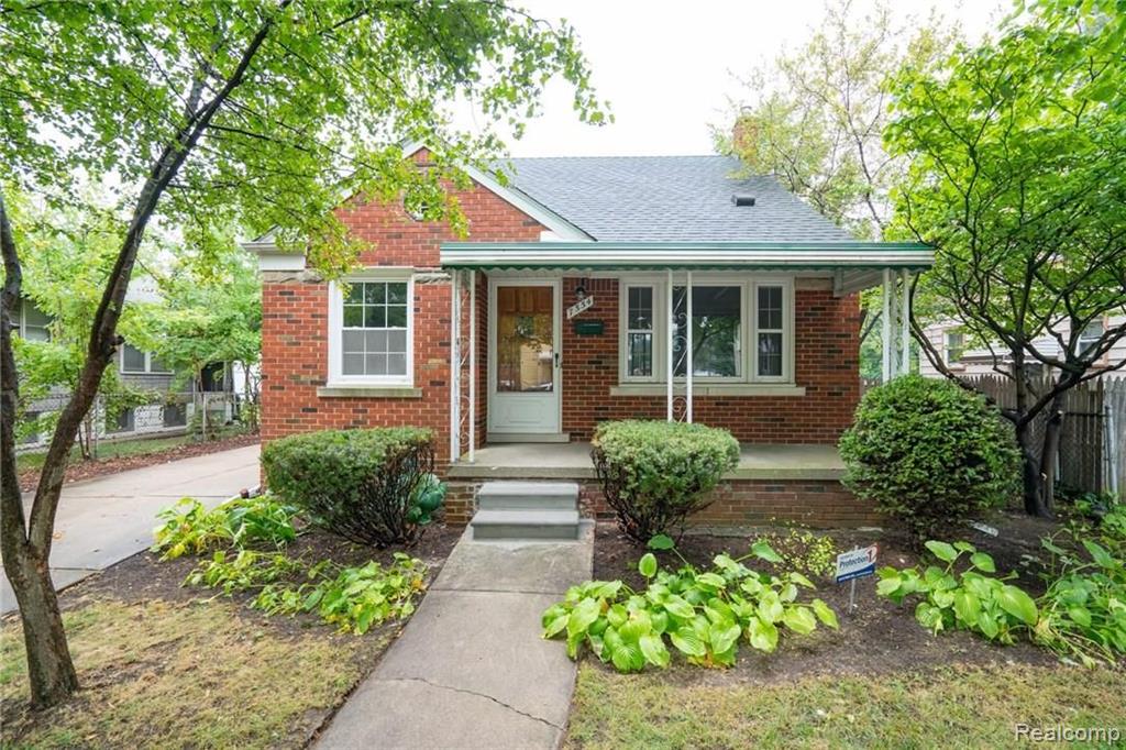 7554 Rivard Avenue Warren, MI 48091 - Photo 2 of 32