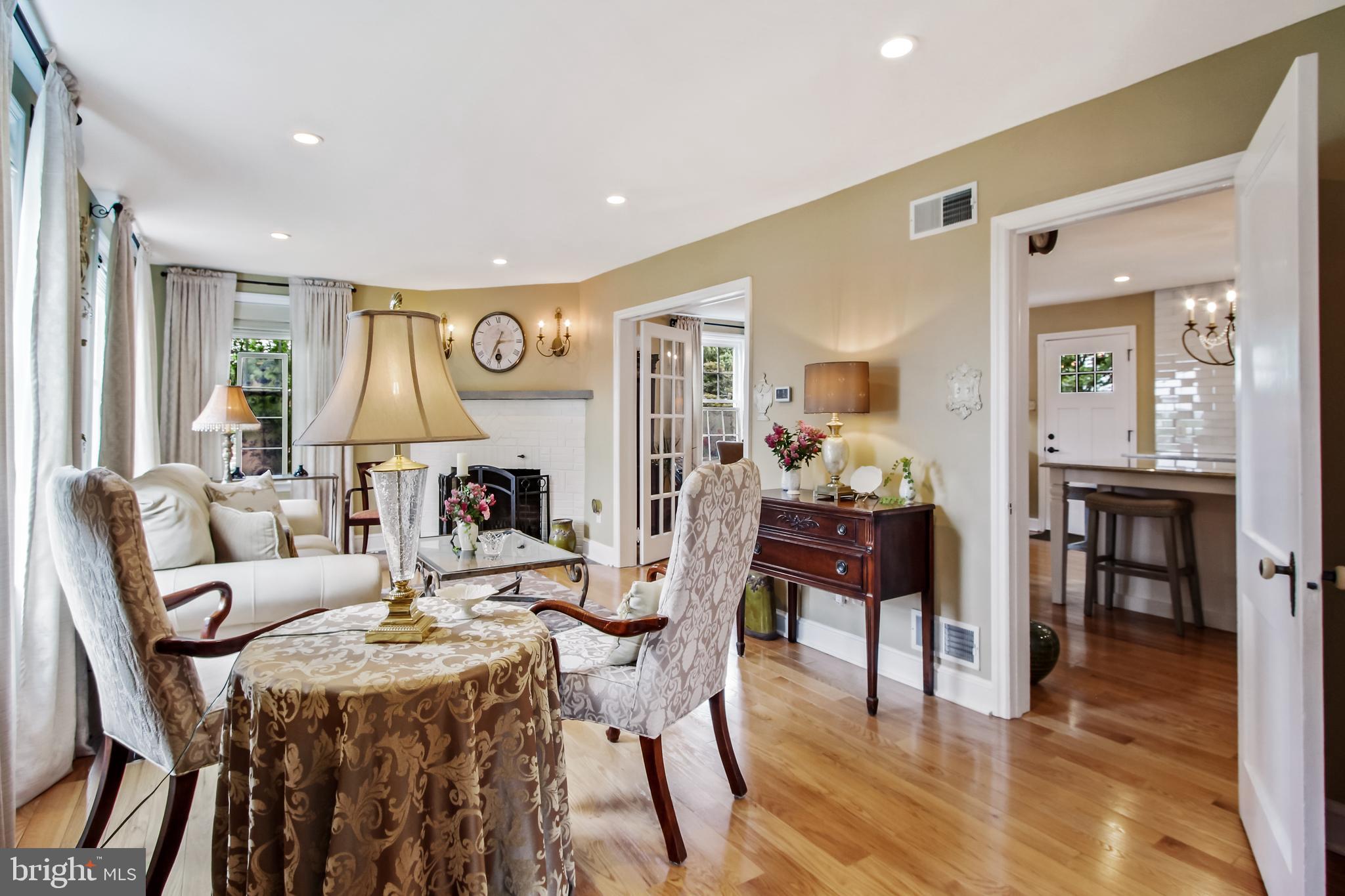 946 Grandview Road York, PA 17403 - Photo 3 of 29 Gallery Image 3