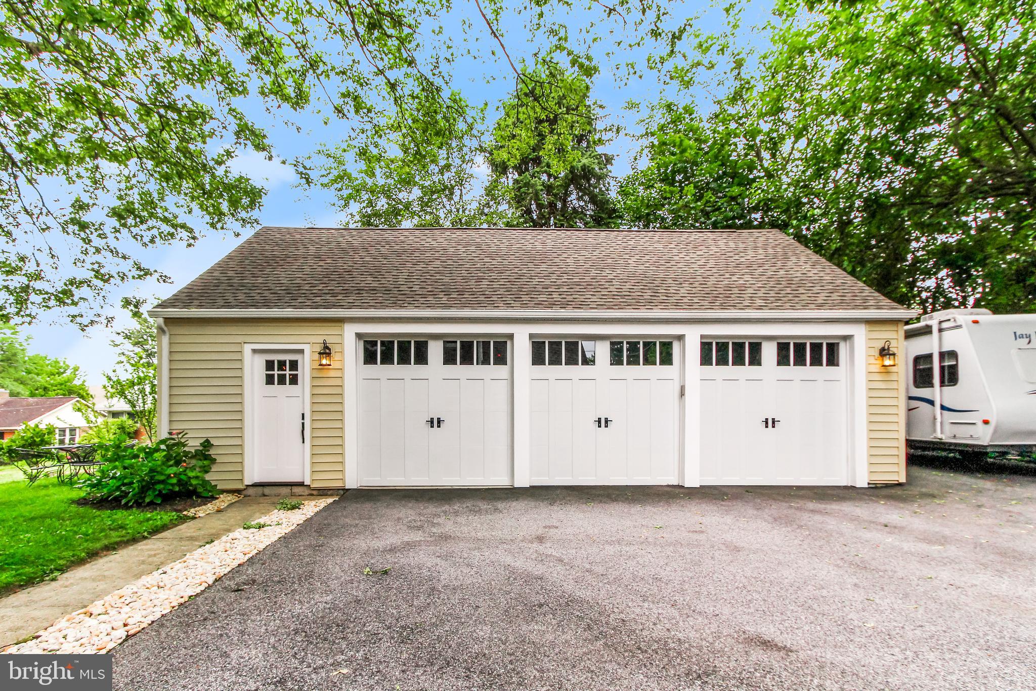 946 Grandview Road York, PA 17403 - Photo 21 of 29 Gallery Image 21