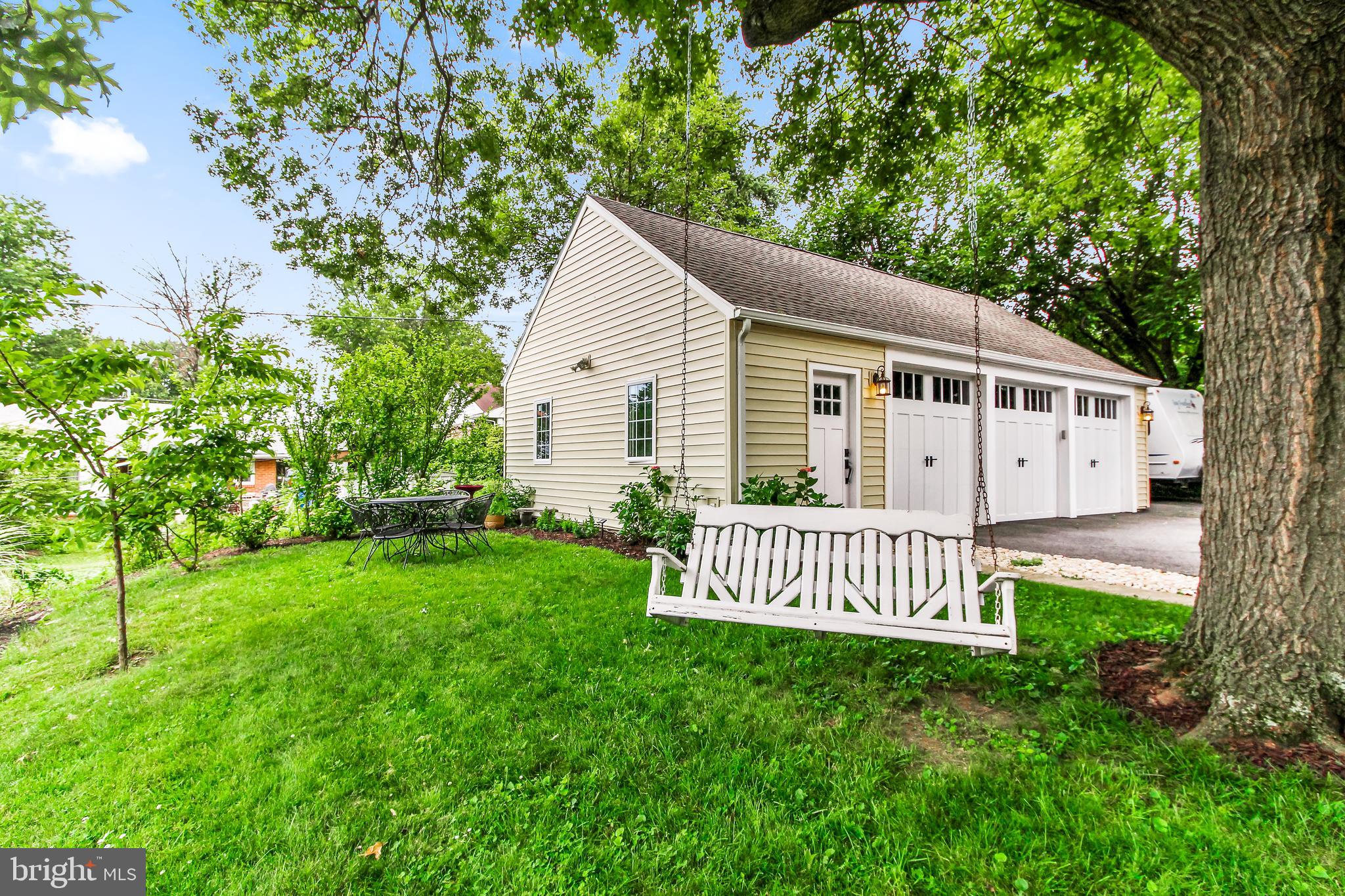 946 Grandview Road York, PA 17403 - Photo 22 of 29 Gallery Image 22
