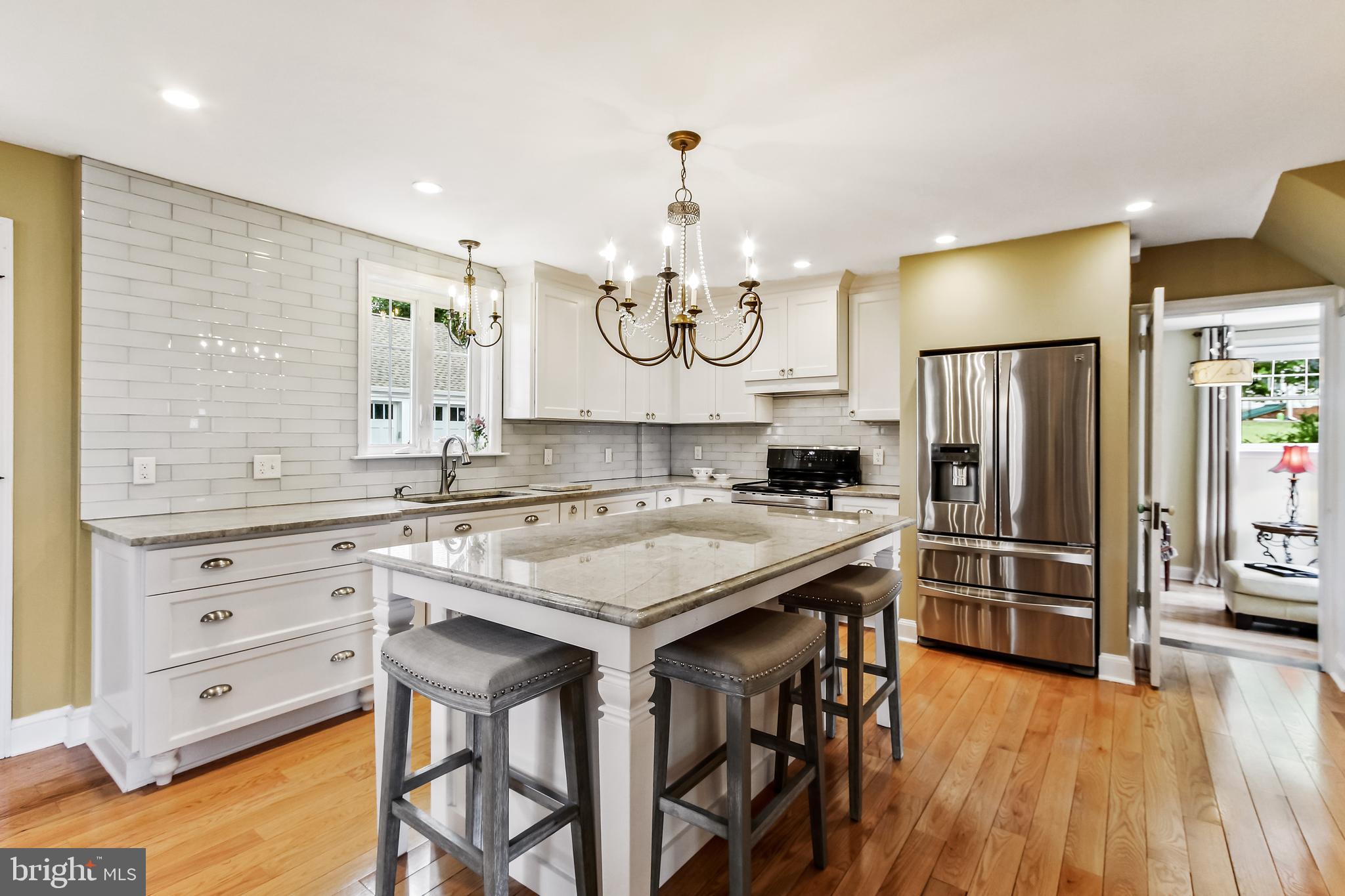 946 Grandview Road York, PA 17403 - Photo 9 of 29 Gallery Image 9