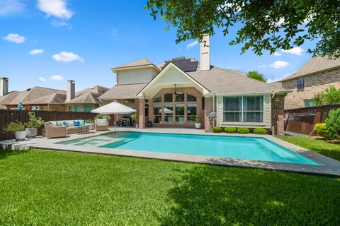 $745,000 | 26 Winhall Place, The Woodlands, TX 77354