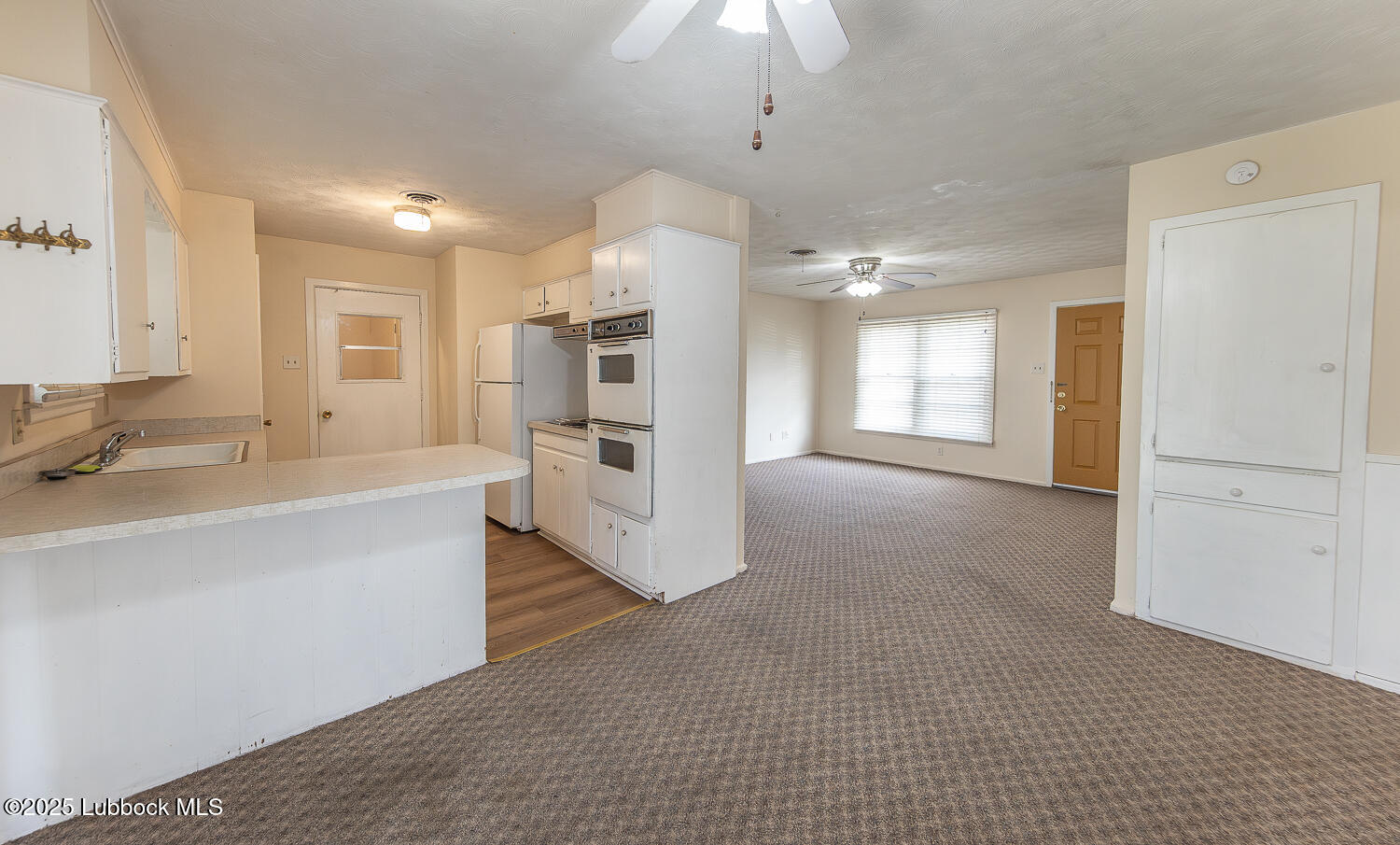 1609 68th Street Lubbock, TX 79412 - Photo 7 of 25 2L9A9006-Enhanced-NR