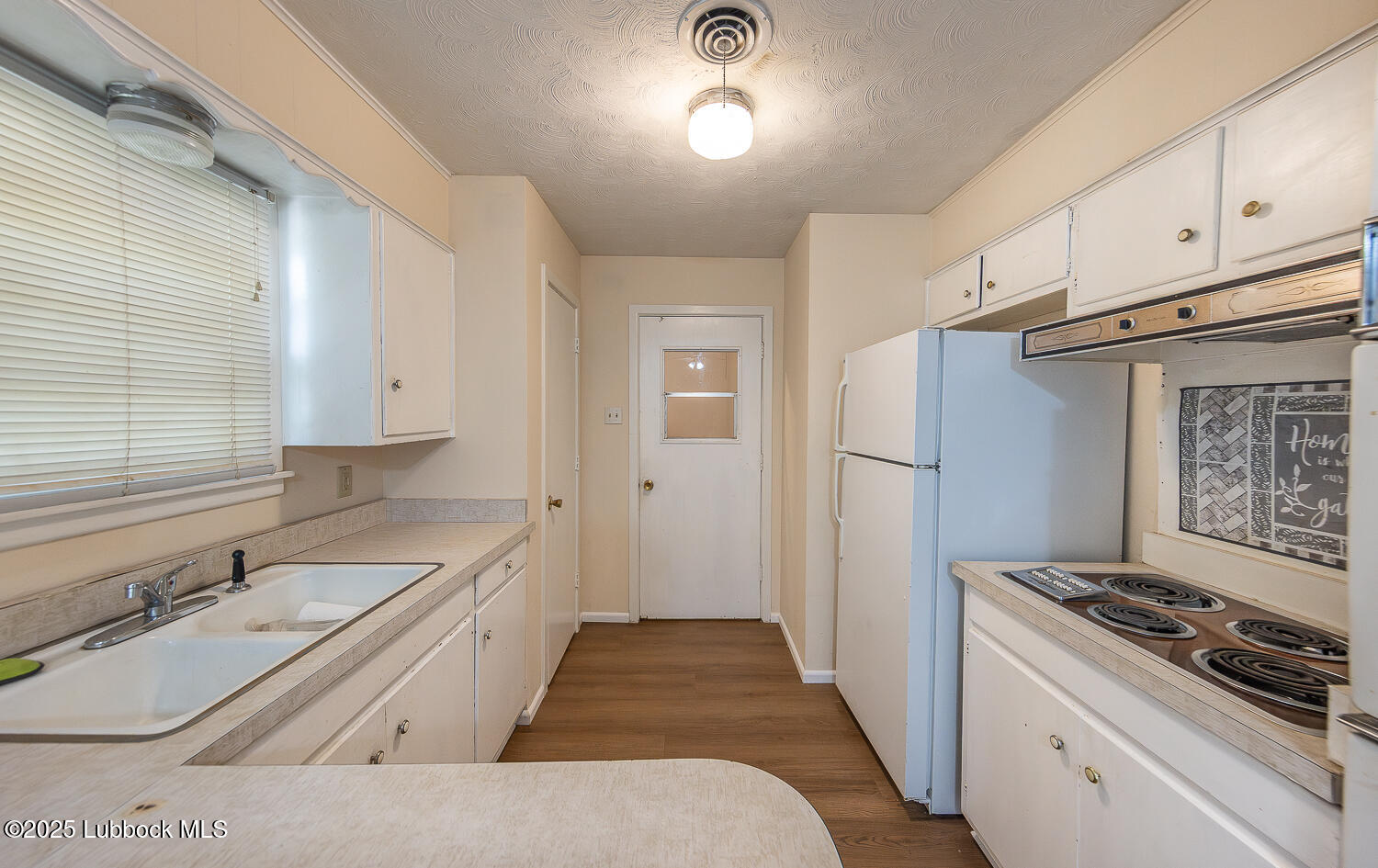 1609 68th Street Lubbock, TX 79412 - Photo 8 of 25 2L9A9018-Enhanced-NR