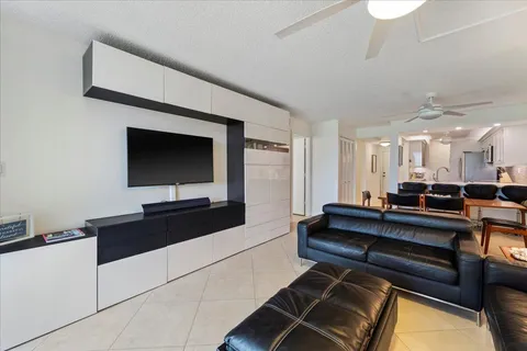 $550,000 | 601 Seaview Court, Unit C103, Marco Island, FL 34145