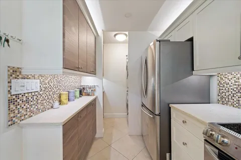 $550,000 | 601 Seaview Court, Unit C103, Marco Island, FL 34145