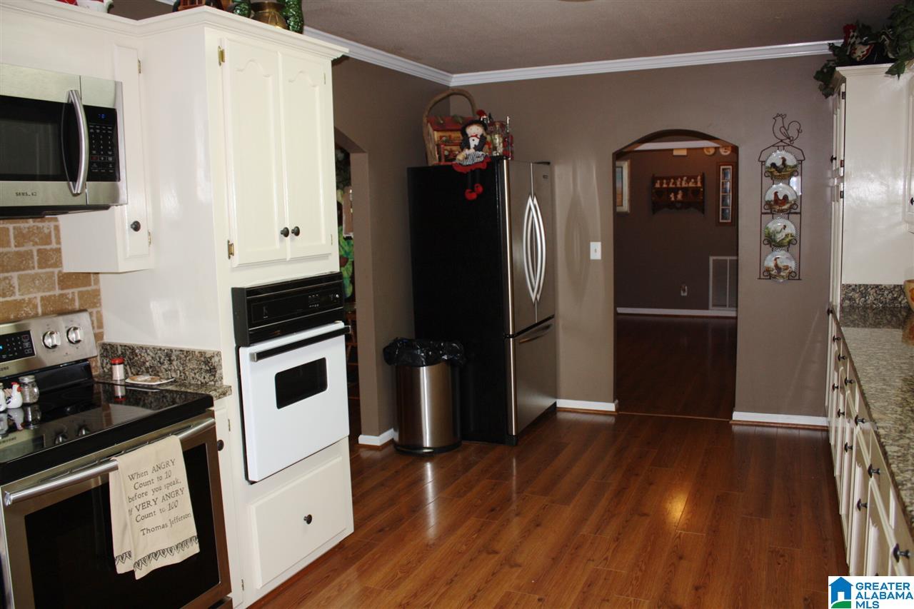 637 Flint Hill Road Bessemer, AL 35022 - Photo 6 of 47